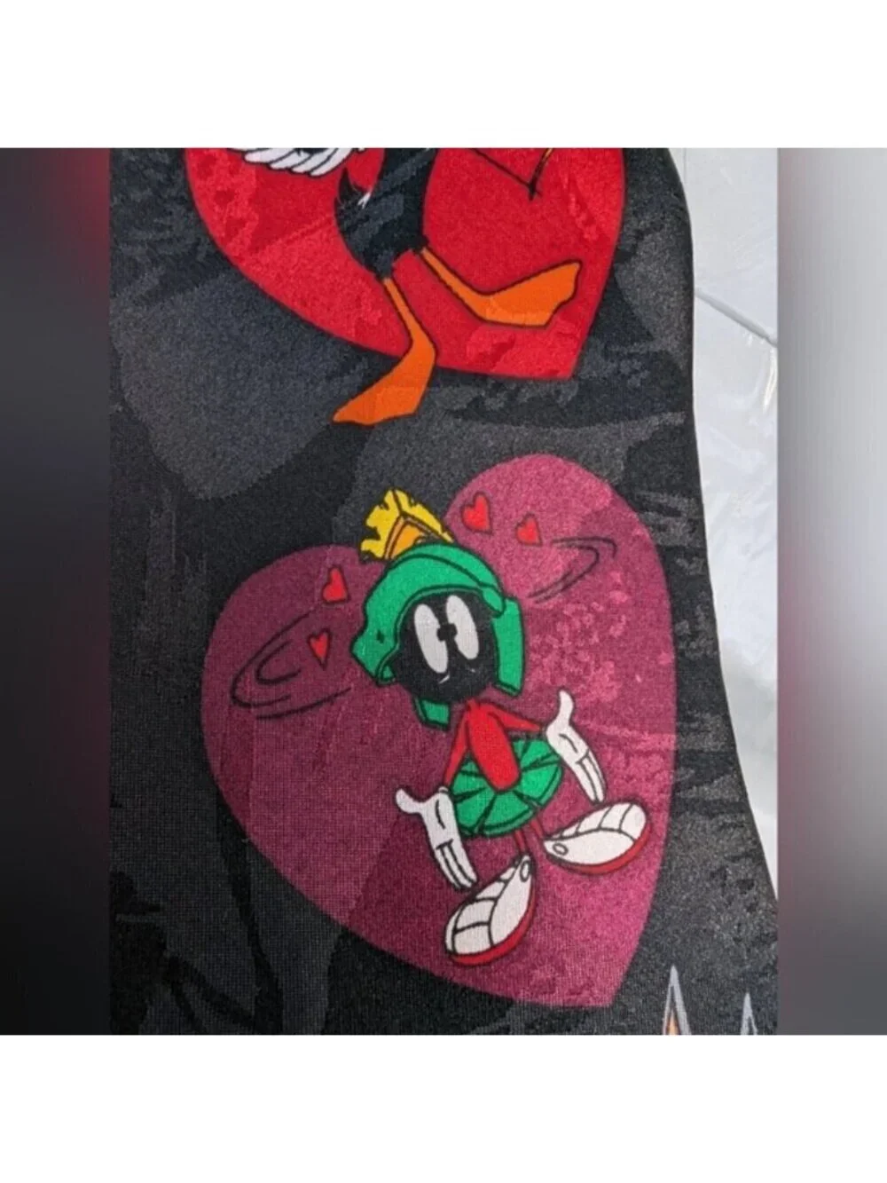 Looney Tunes Necktie mania lovestruck Hearts tie Bugs,Tweety, Marvin Taz, Daffy